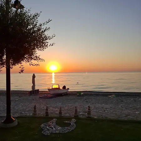 Beachfront Paradise Leptokariá