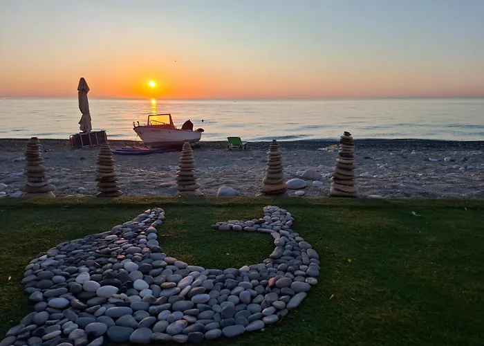 Beachfront Paradise Apartament